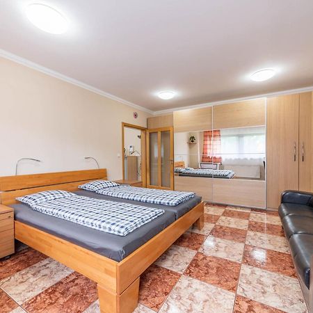 Apartman Blizko Centra Prahy プラハ エクステリア 写真