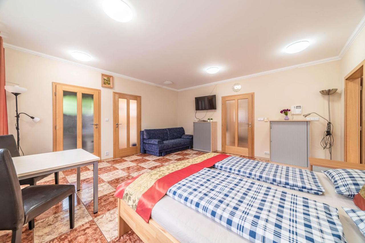 Apartman Blizko Centra Prahy プラハ エクステリア 写真