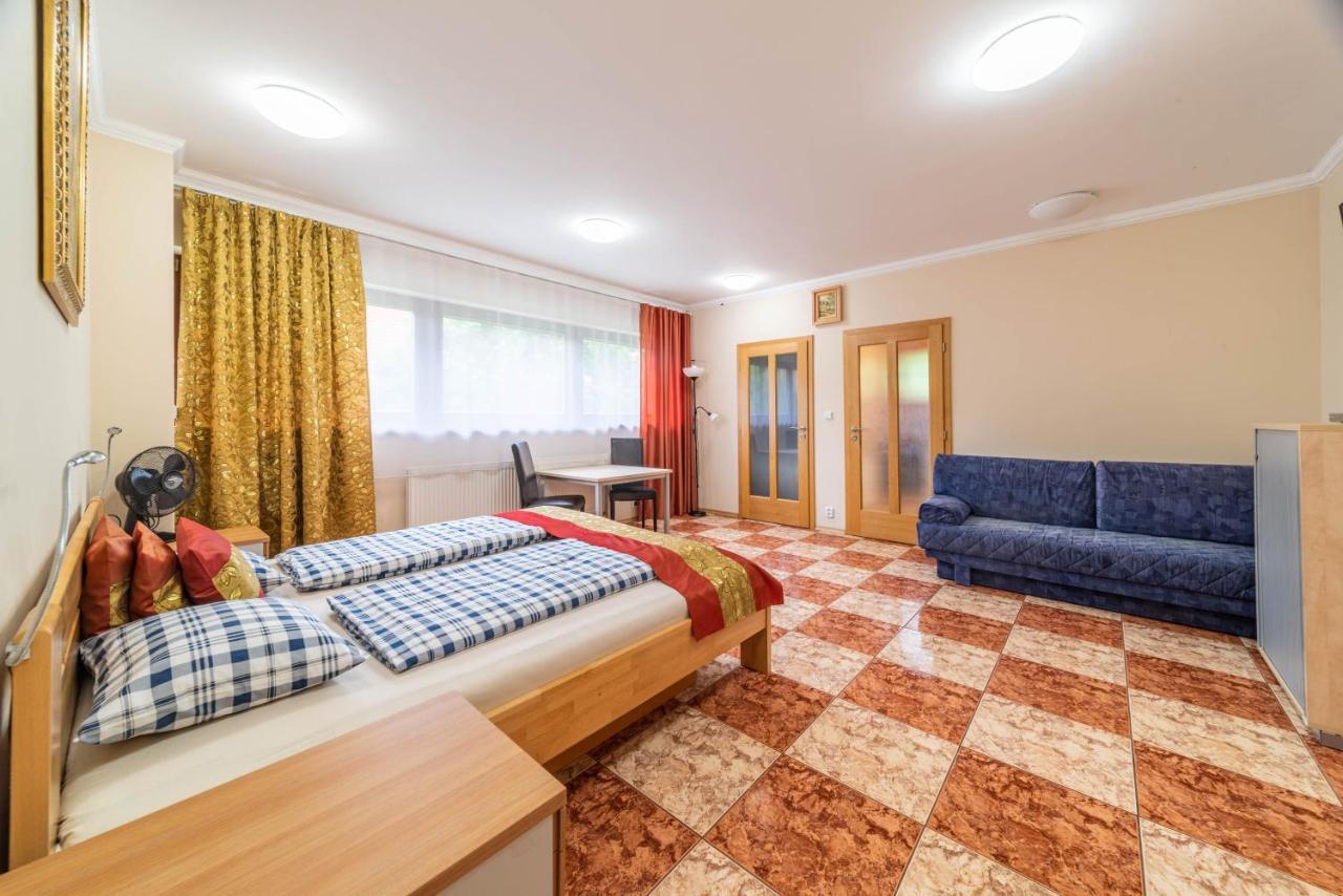 Apartman Blizko Centra Prahy プラハ エクステリア 写真