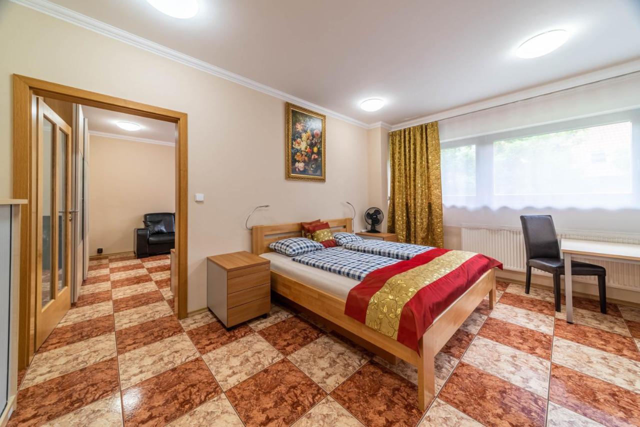 Apartman Blizko Centra Prahy プラハ エクステリア 写真