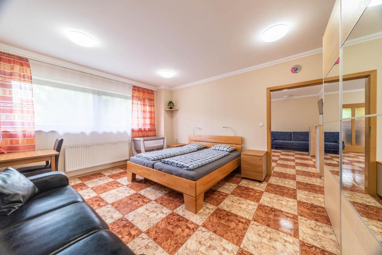 Apartman Blizko Centra Prahy プラハ エクステリア 写真