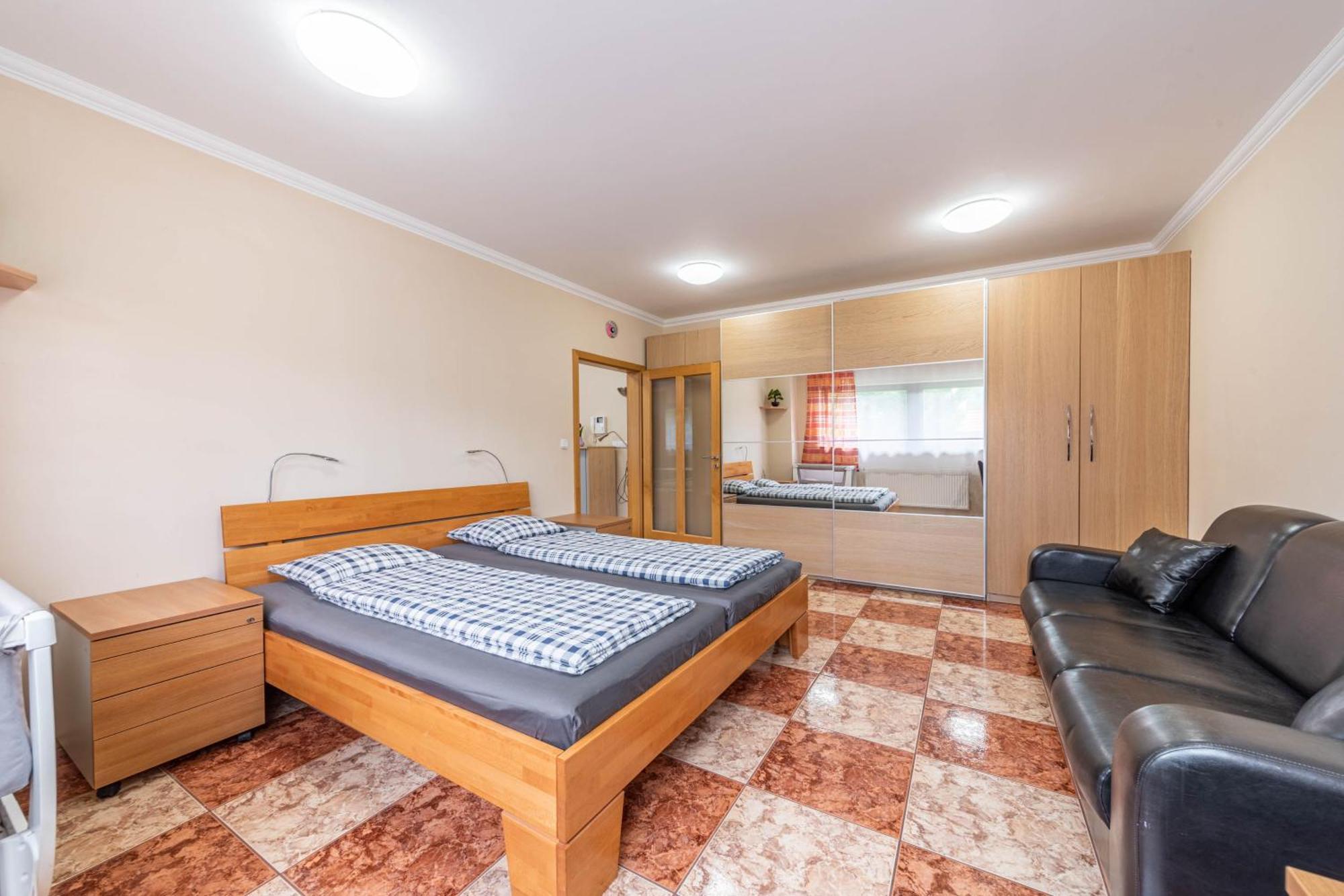 Apartman Blizko Centra Prahy プラハ エクステリア 写真